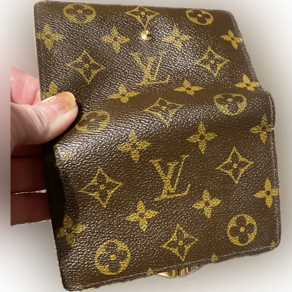 Louis Vuitton Monogram Wallet🔥Excellent Vintage Condition/Light Use🔥BEAUTIFUL! - Picture 13 of 17